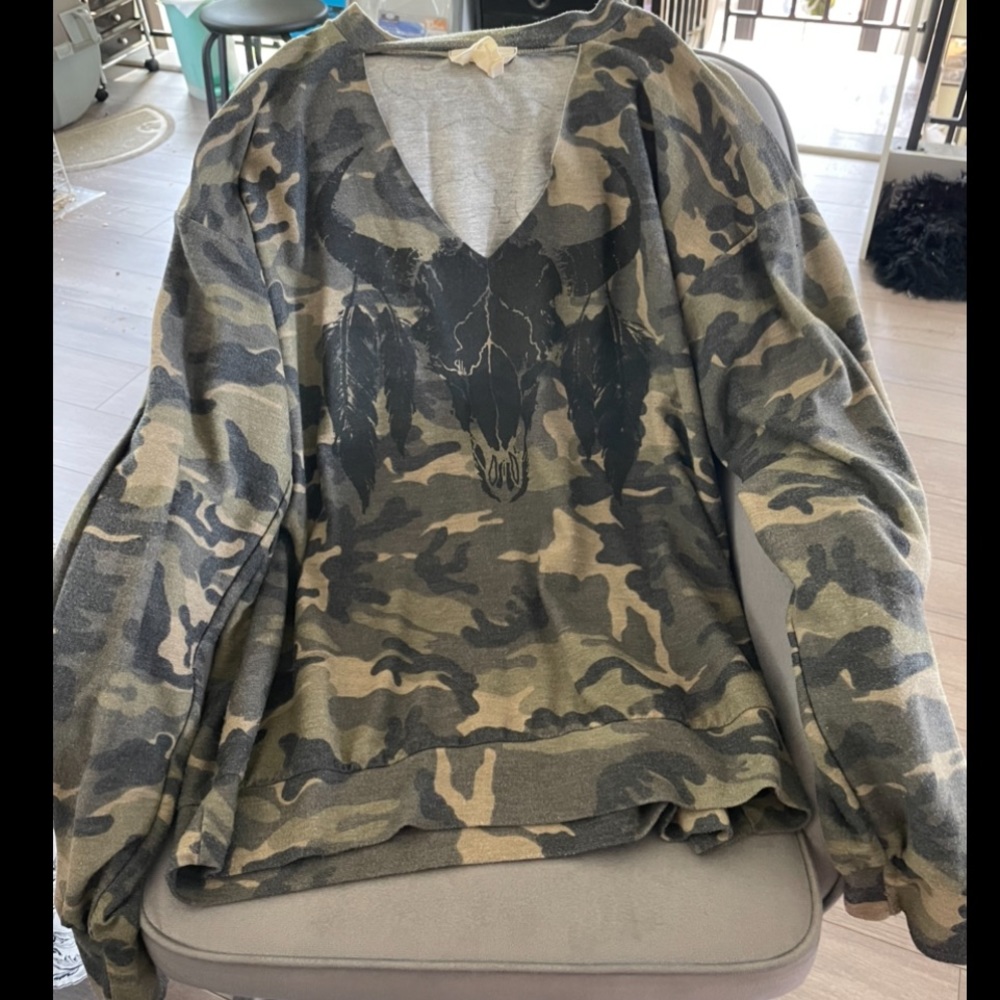 Fantastic Fawn sweater. Size M.